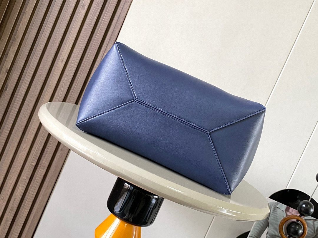 LOEWE 25S PUZZLE FOLD BAG 31 IN OLIVE GREEN AND DARK BLUE SHINY CALFSKIN