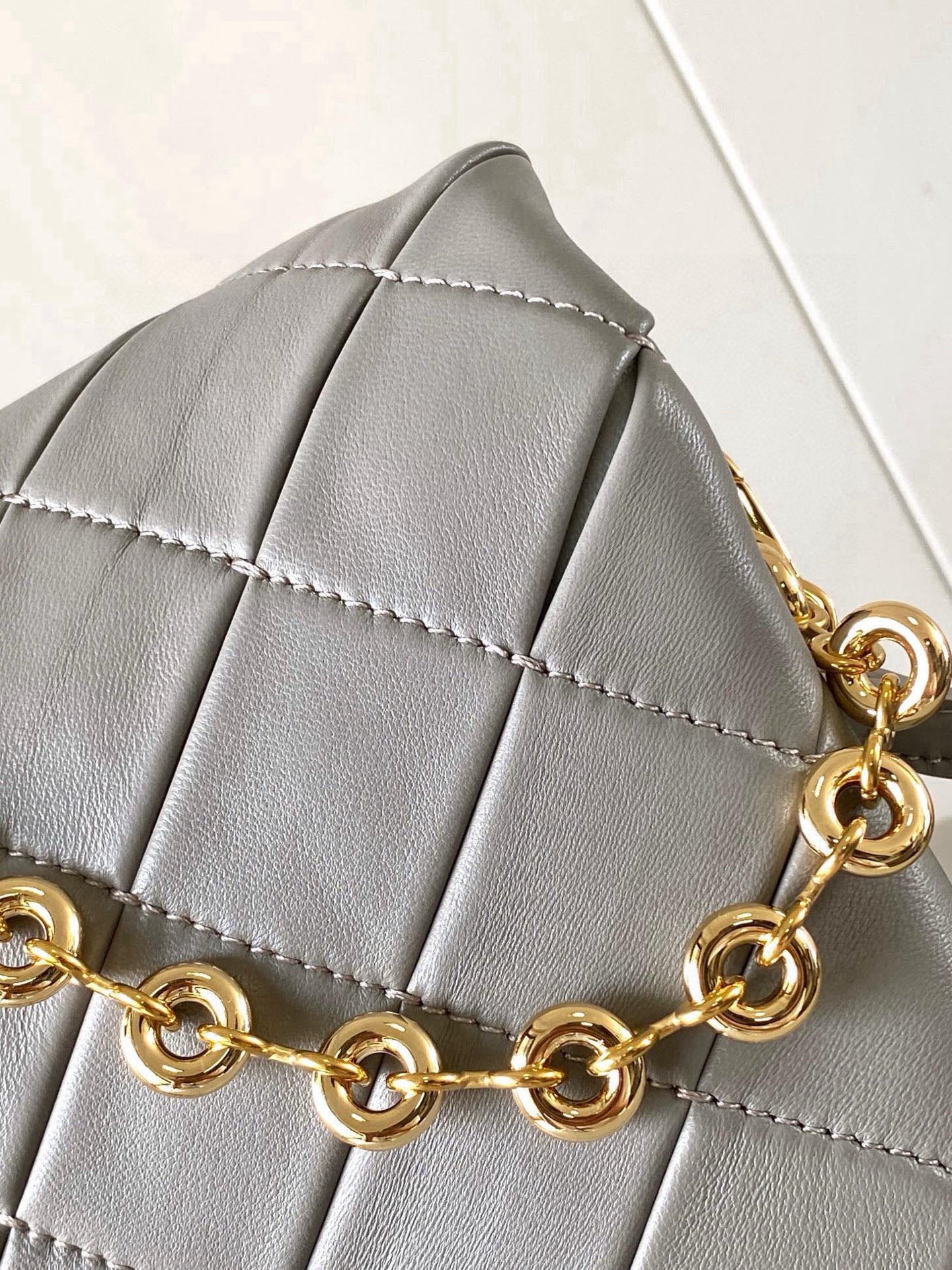 LOEWE 25S PUFFER GOYA BAG 23 IN LIGHT GRAY NAPPA LAMBSKIN