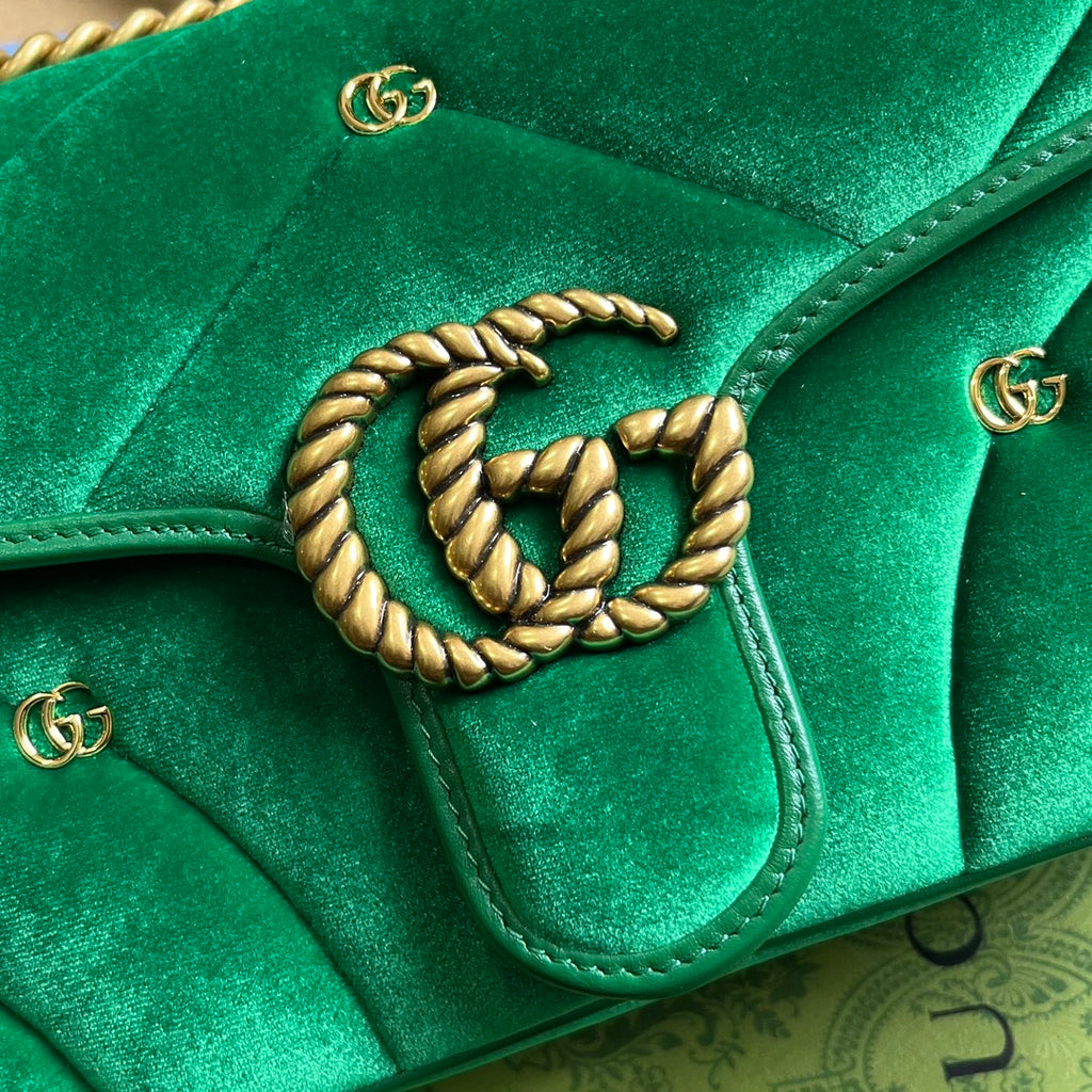 GUCCI MARMONT MEDIUM 26 BAG IN COOL GREEN VELVET