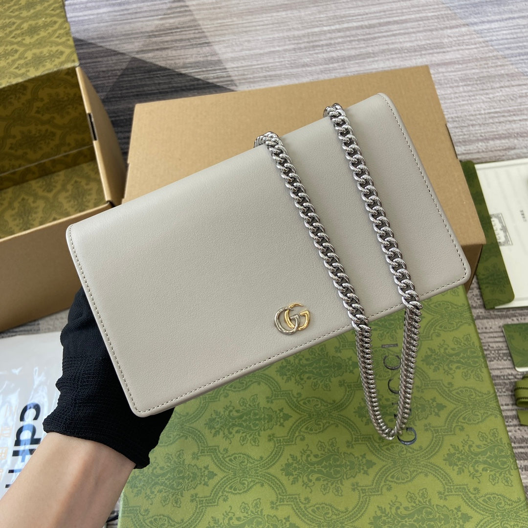 GUCCI MARMONT 20 MINI CHAIN BAG IN WHITE CALFSKIN