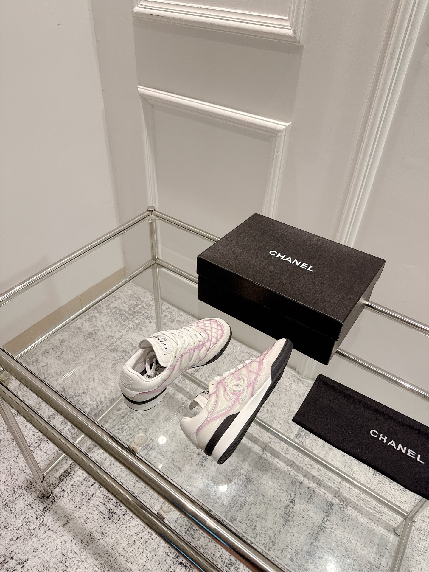 CHANEL CASUAL SNEAKER IN WHITE AND PURPLE CALFSKIN