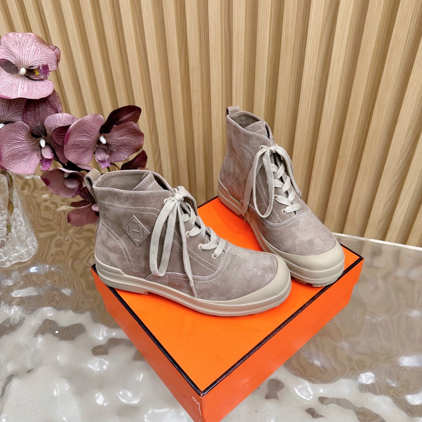 HERMES 25S KOOLER ANKLE BOOTS IN DUSTY BEIGE SUEDE
