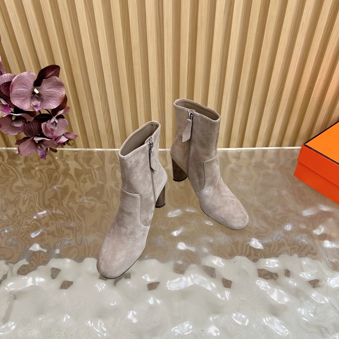 HERMES 25S ANKLE BOOTS 70 MM IN DUSTY BEIGE SUEDE
