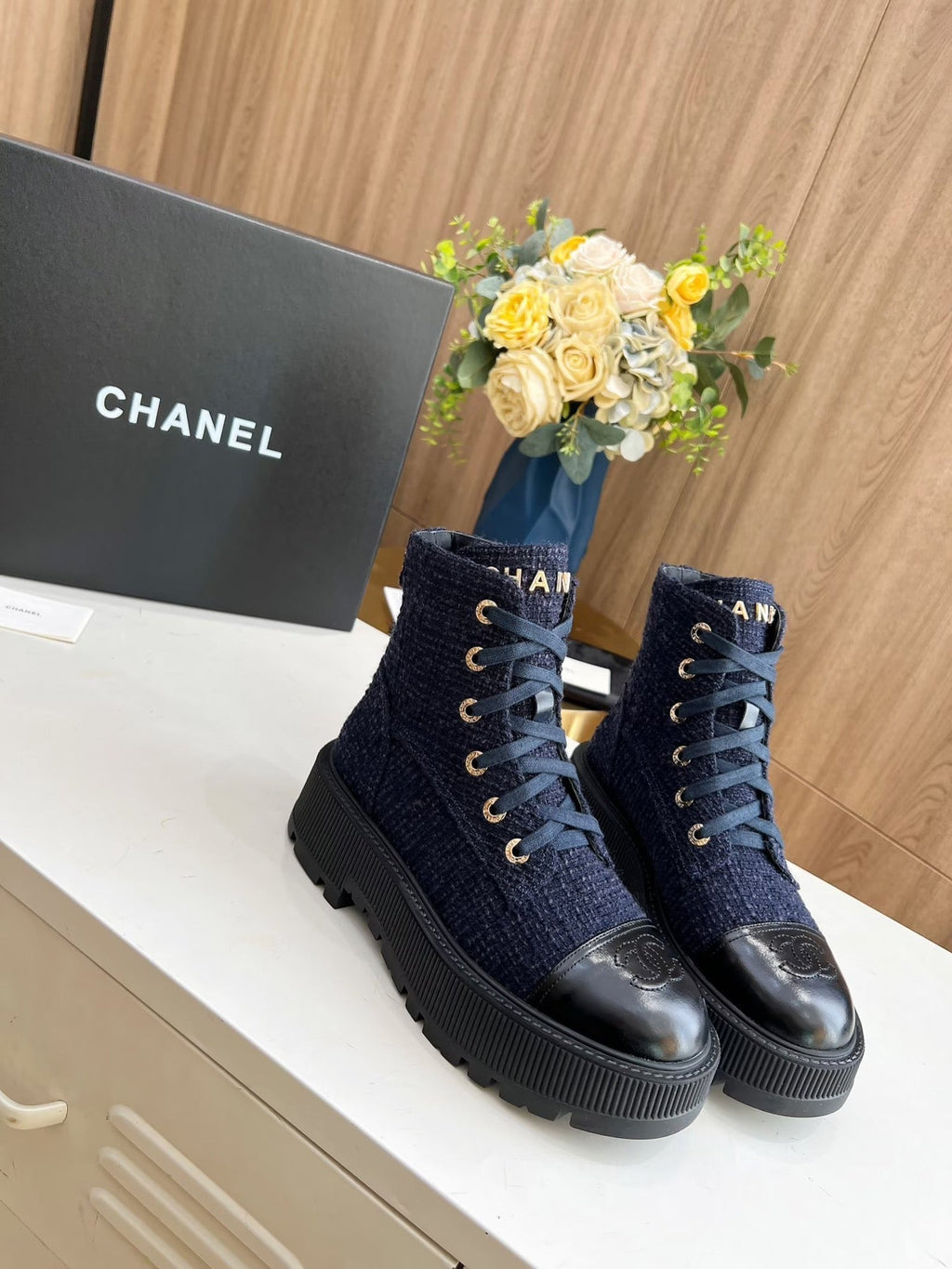 CHANEL SHORT BOOTS IN DENIM BLUE TWEED AND BLACK CALFSKIN