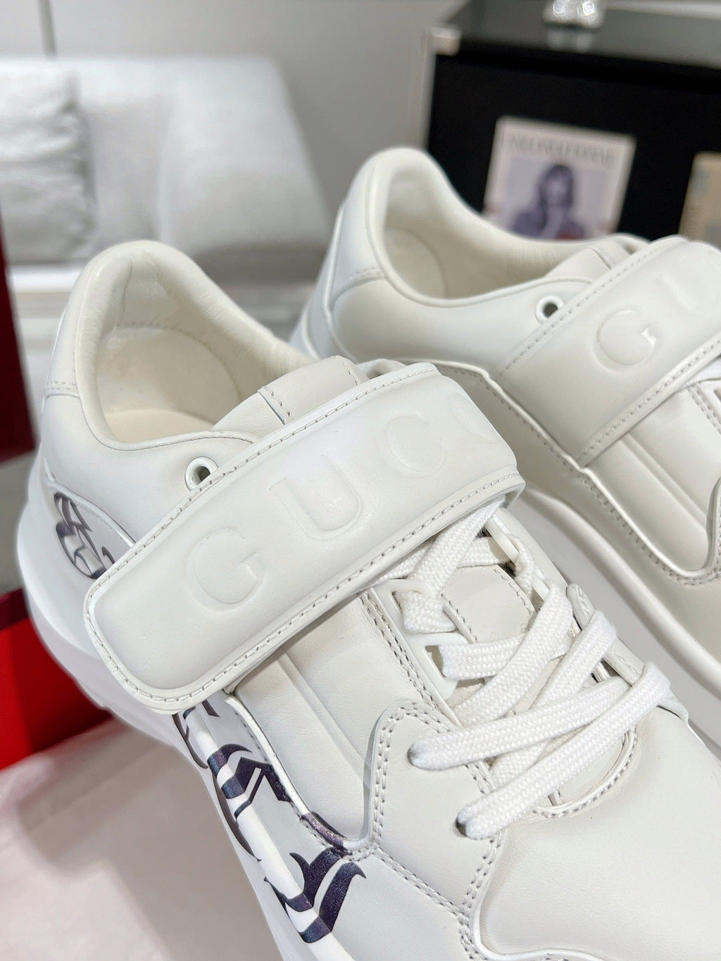 GUCCI WAVE SNEAKER IN RICE WHITE CALFSKIN WITH HANDWRITTEN LOGO