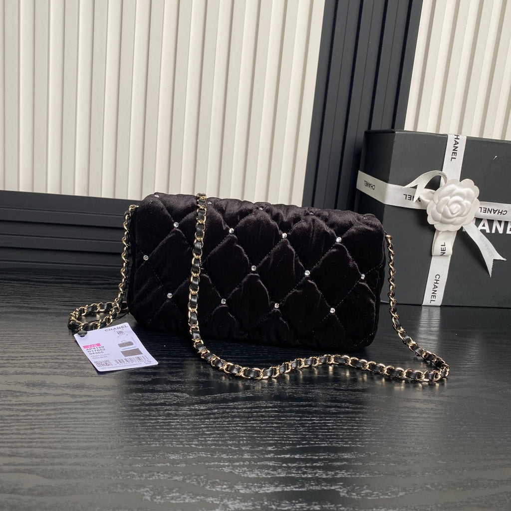 CHANEL FLAP BAG 23 ATTACHED DIAMOND IN BLACK VELVET GOLD HARDWARE