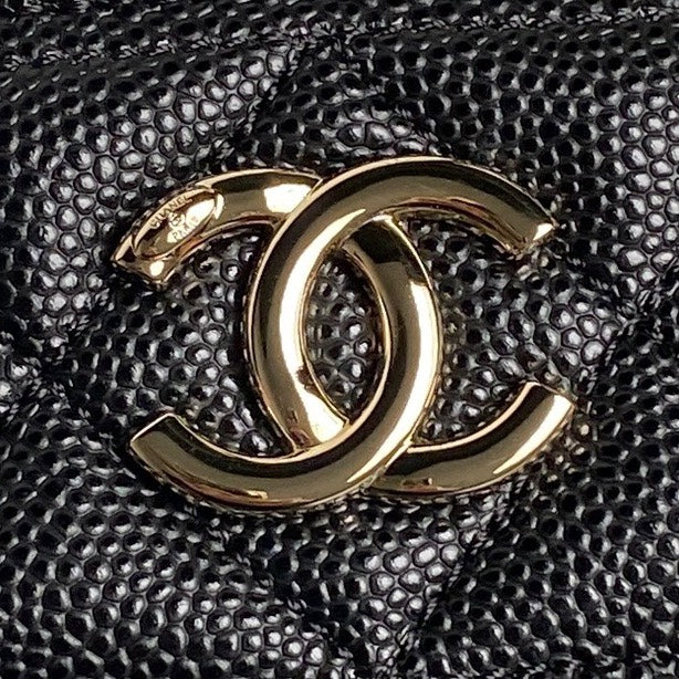 CHANEL COSMETIC BAG 19 IN BLACK GRAINED CALFSKIN GOLD HARDWARE
