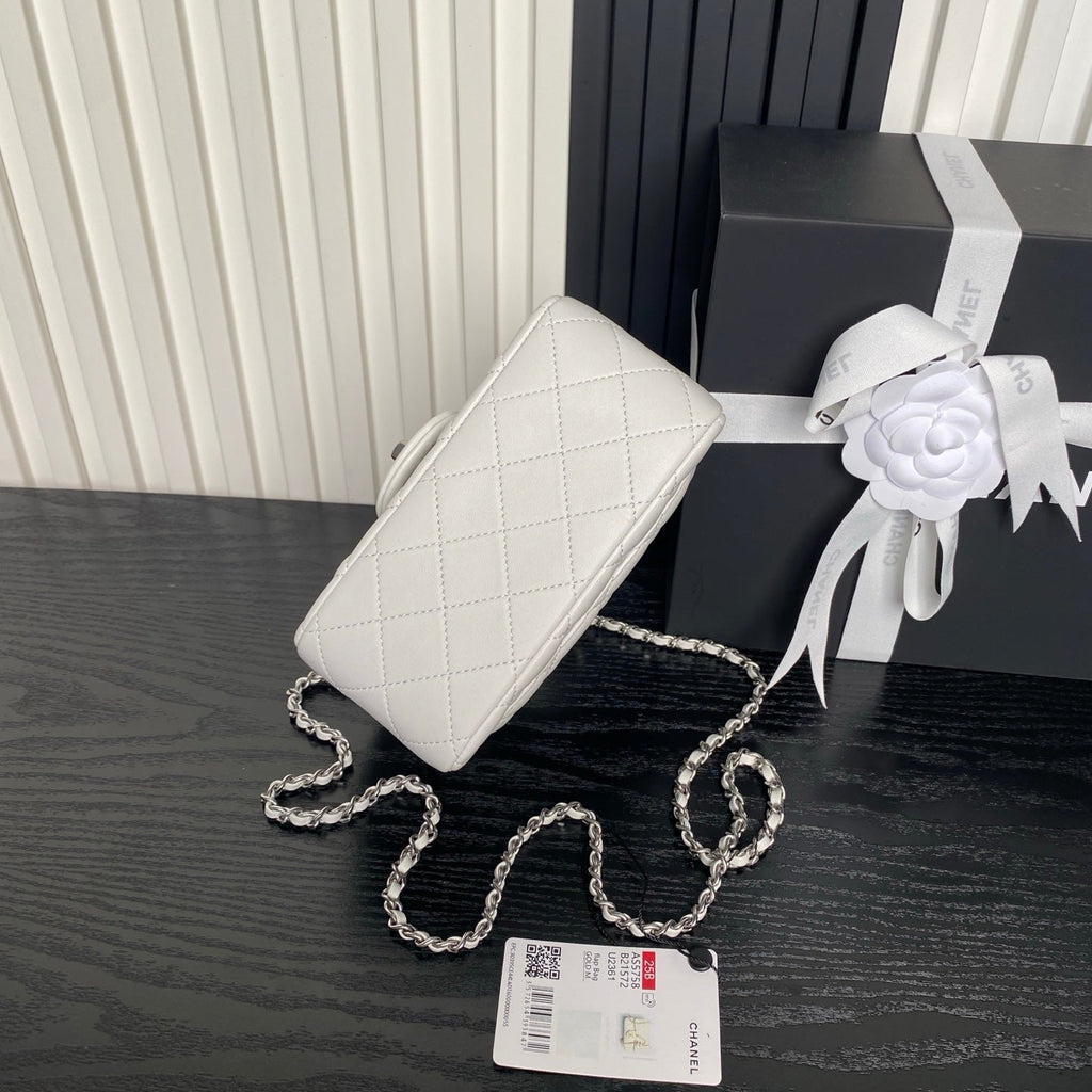 CHANEL 25S MINI FLAP BAG 18 IN WHITE CALFSKIN