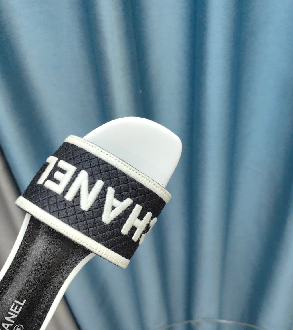 CHANEL MULE SANDAL 45 WHITE BLACK FABRIC EMBROIDERY
