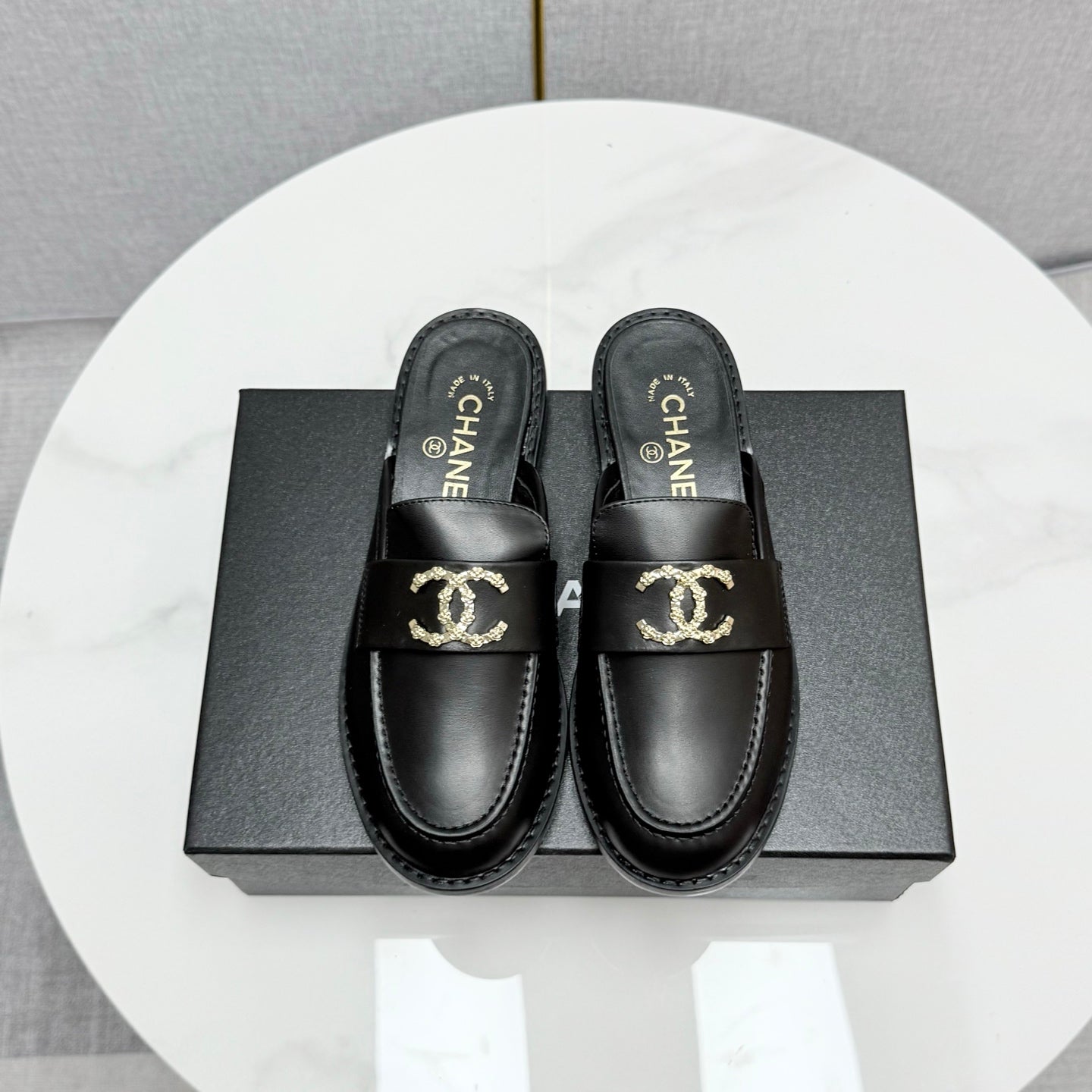 CHANEL FLAT MULE 25S IN BLACK CALFSKIN STYLE 7
