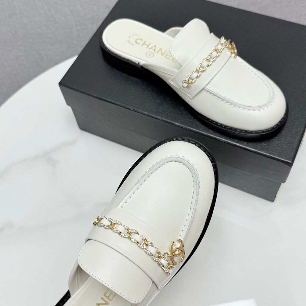 CHANEL FLAT MULE 25S IN WHITE CALFSKIN STYLE 5