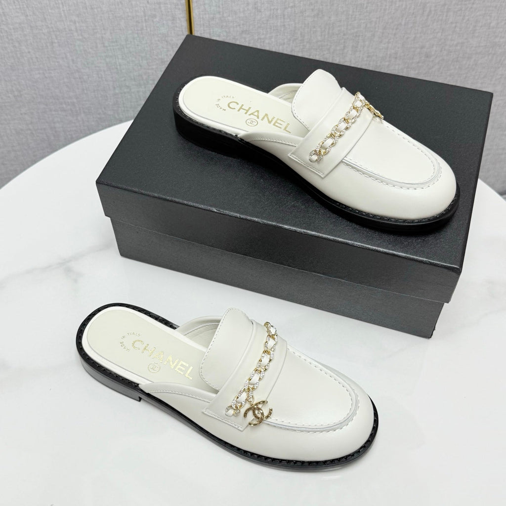 CHANEL FLAT MULE 25S IN WHITE CALFSKIN STYLE 5