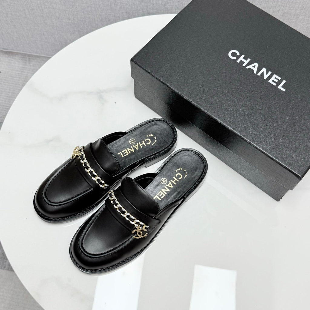 CHANEL FLAT MULE 25S IN BLACK CALFSKIN STYLE 2