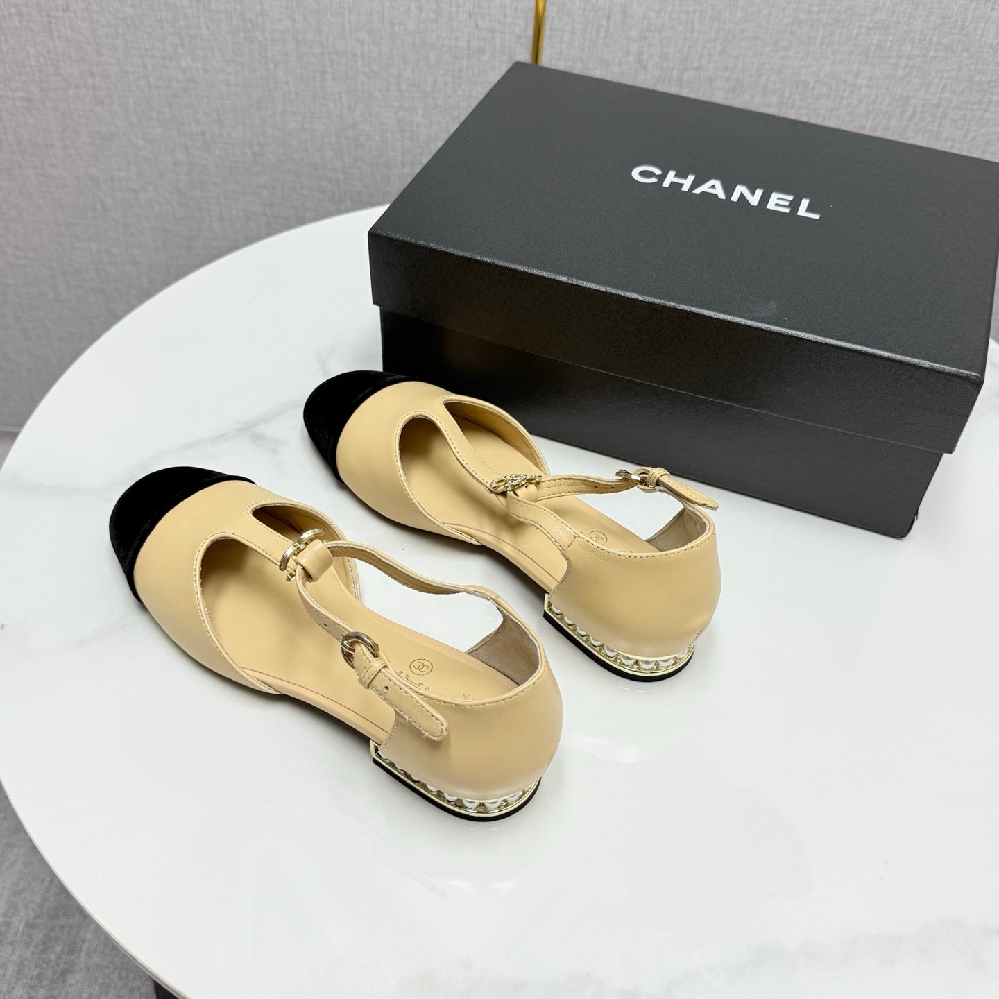 CHANEL MARY JANE 25S IN BEIGE LAMBSKIN AND BLACK SUEDE WITH PEARL HEEL