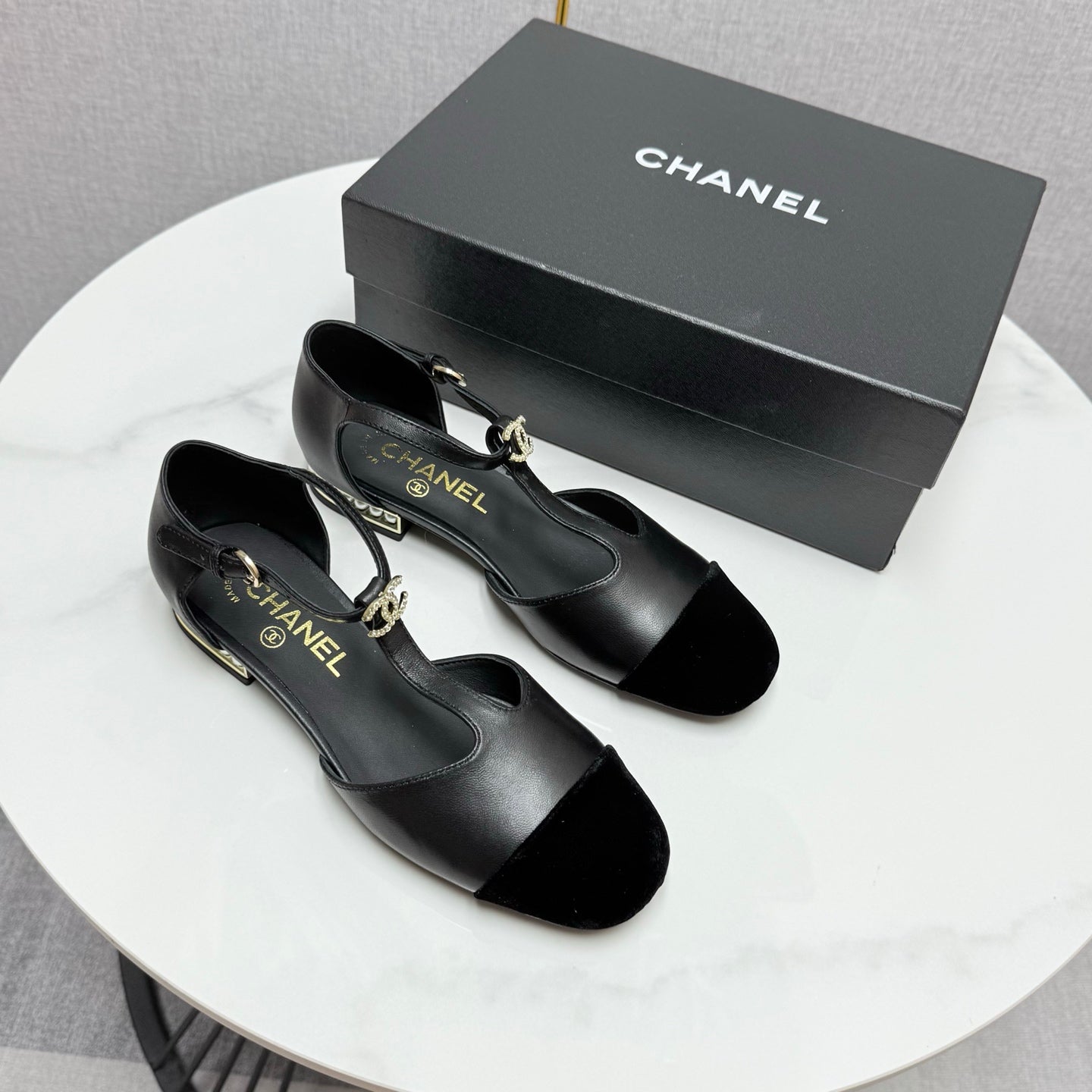 CHANEL MARY JANE 25S IN BLACK LAMBSKIN AND SUEDE WITH PEARL HEEL