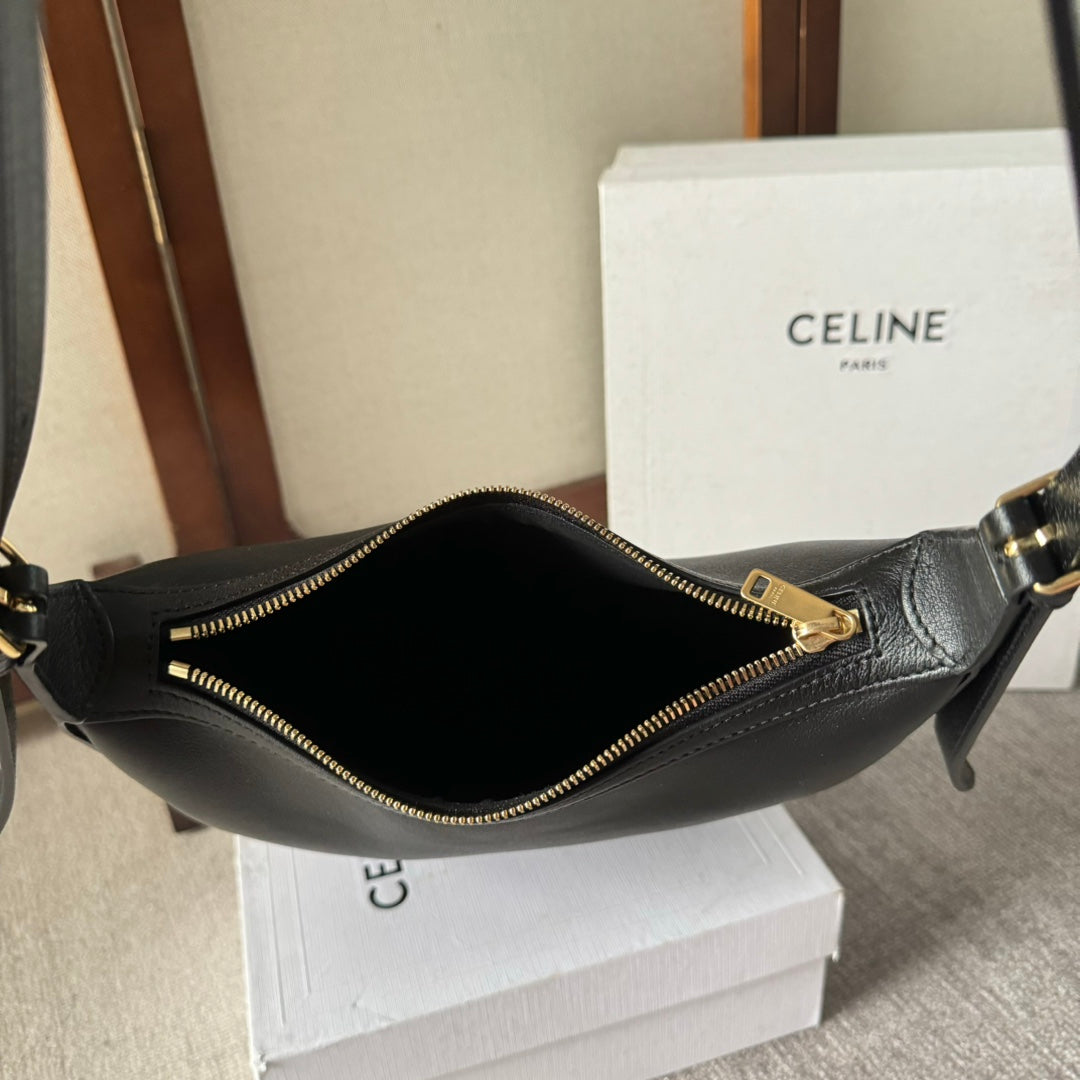 CELINE SMALL HELOÏSE BAG CUIR 22 IN BLACK CALFSKIN EMBOSSED LOGO