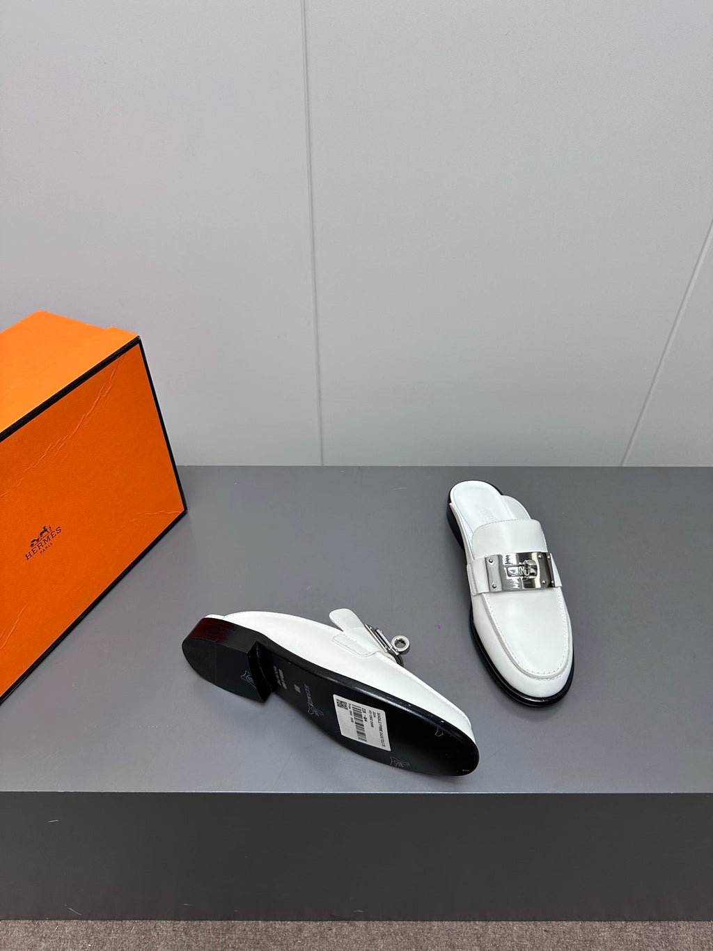 HERMES 0Z MULE IN WHITE LAMBSKIN