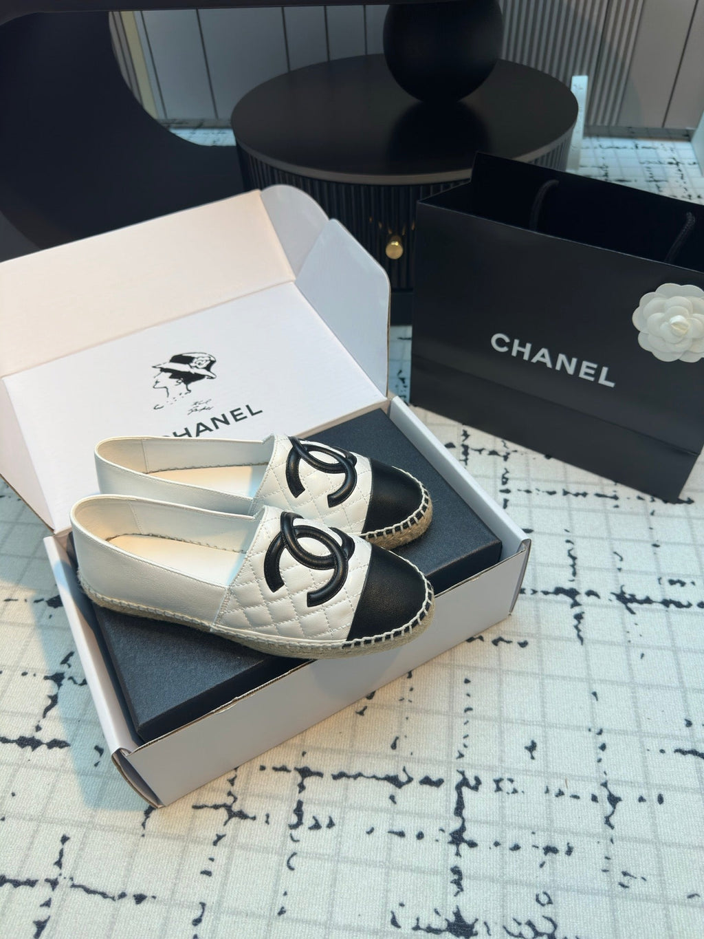 CHANEL ESPADRILLES LOAFERS IN WHITE LAMBSKIN WITH BLACK LOGO