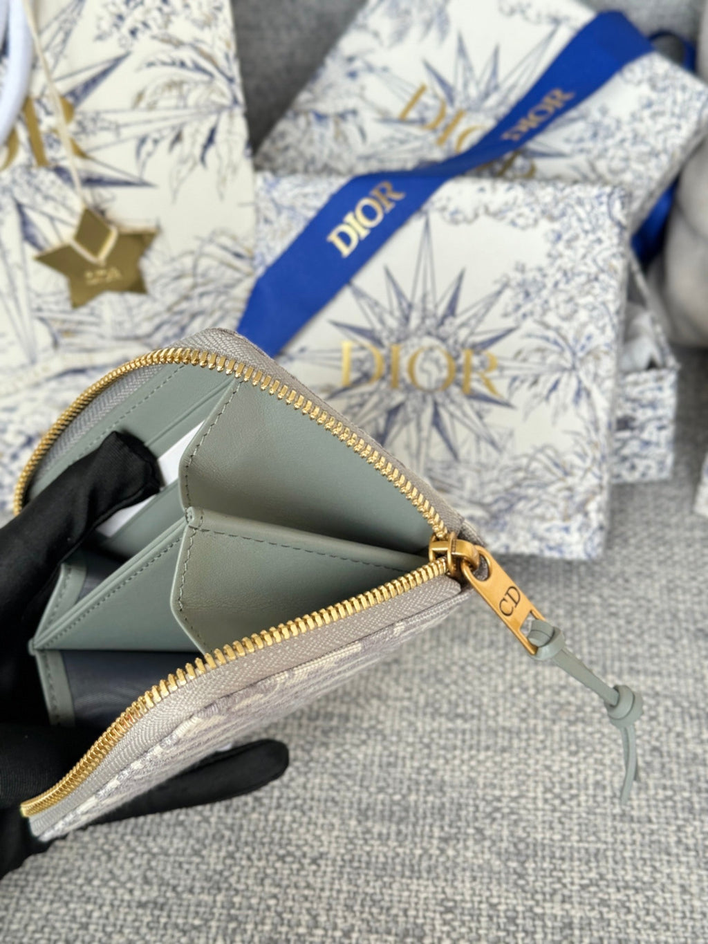 DIOR MONTAIGNE VOYAGEUR COIN PURSE 12 IN GREY MONOGRAM OBLIQUE JACQUARD