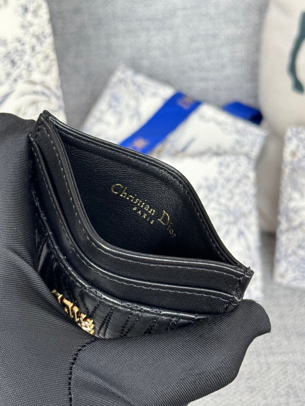 DIOR FREESIA CARD HOLDER 10 IN BLACK QUILTED ALLOVER CALFSKIN