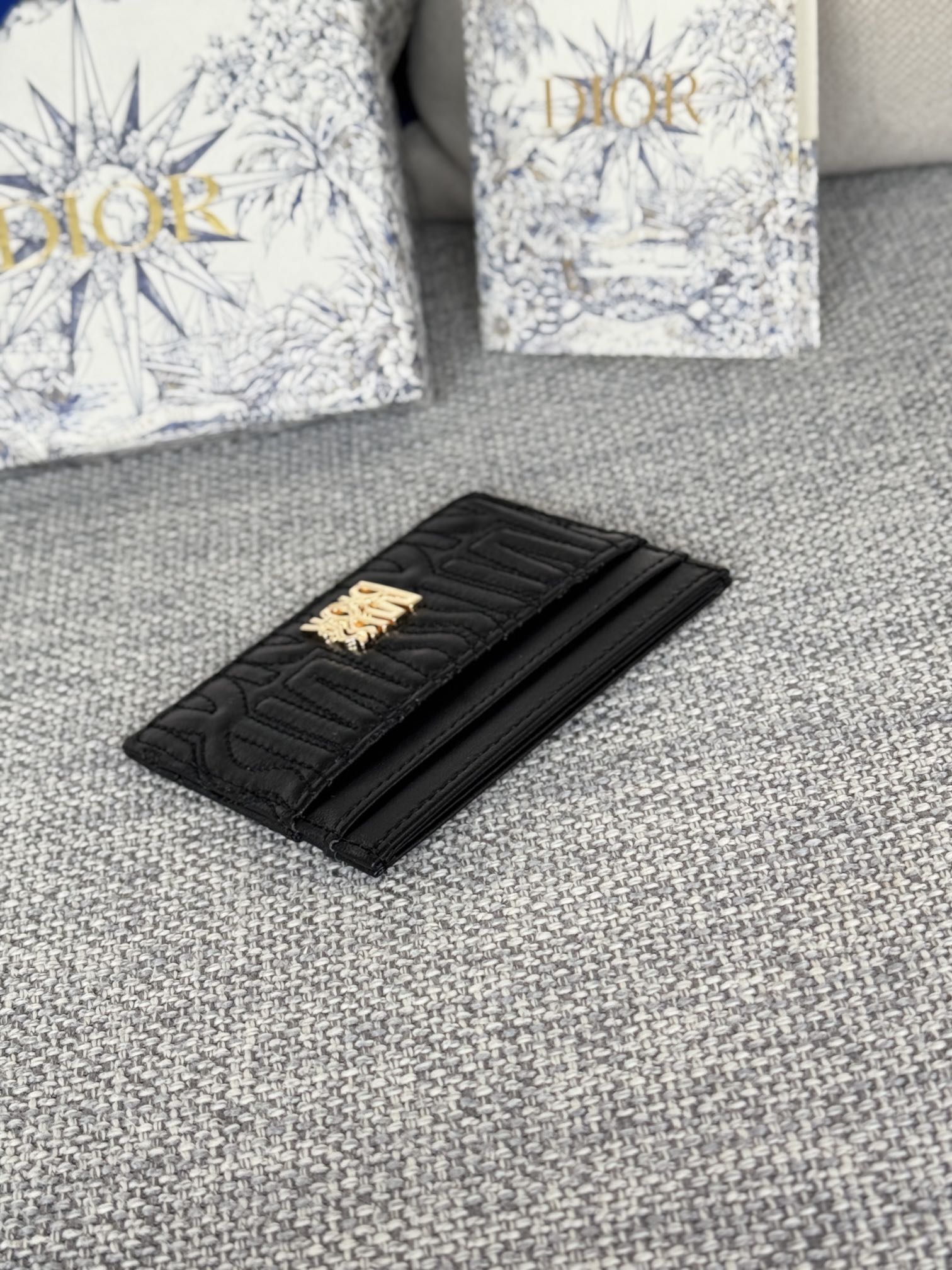 DIOR FREESIA CARD HOLDER 10 IN BLACK QUILTED ALLOVER CALFSKIN