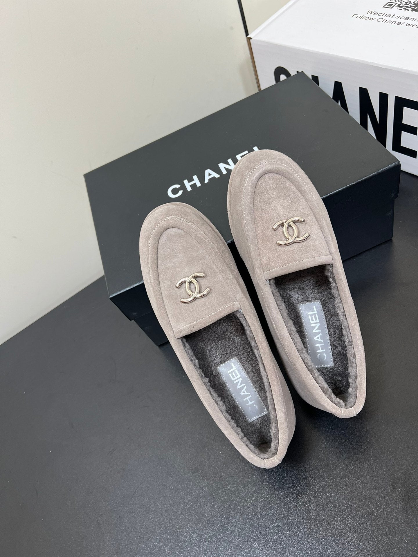 CHANEL LOAFER IN KHAKI BROWN SUEDE AND SOLF FLEECE LINING
