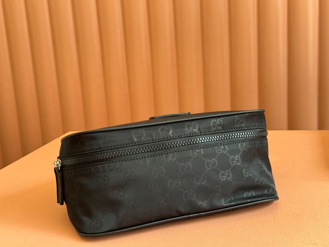 GUCCI NYLON LINE BODY BAG 27 IN BLACK  CANVAS