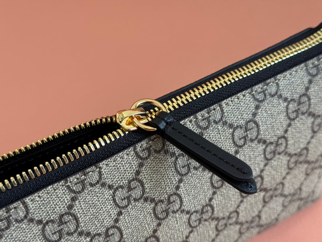 GUCCI RUBBER EFFECT SMALL WALLET ON CHAIN 22.5 IN BEIGE AND DARK BROWN  CALFSKIN