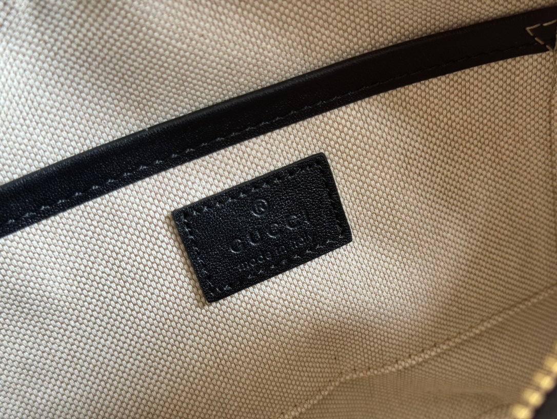 GUCCI BLONDIE SMALL SHOULDER BAG 21 IN BLACK SMOOTH CALFSKIN