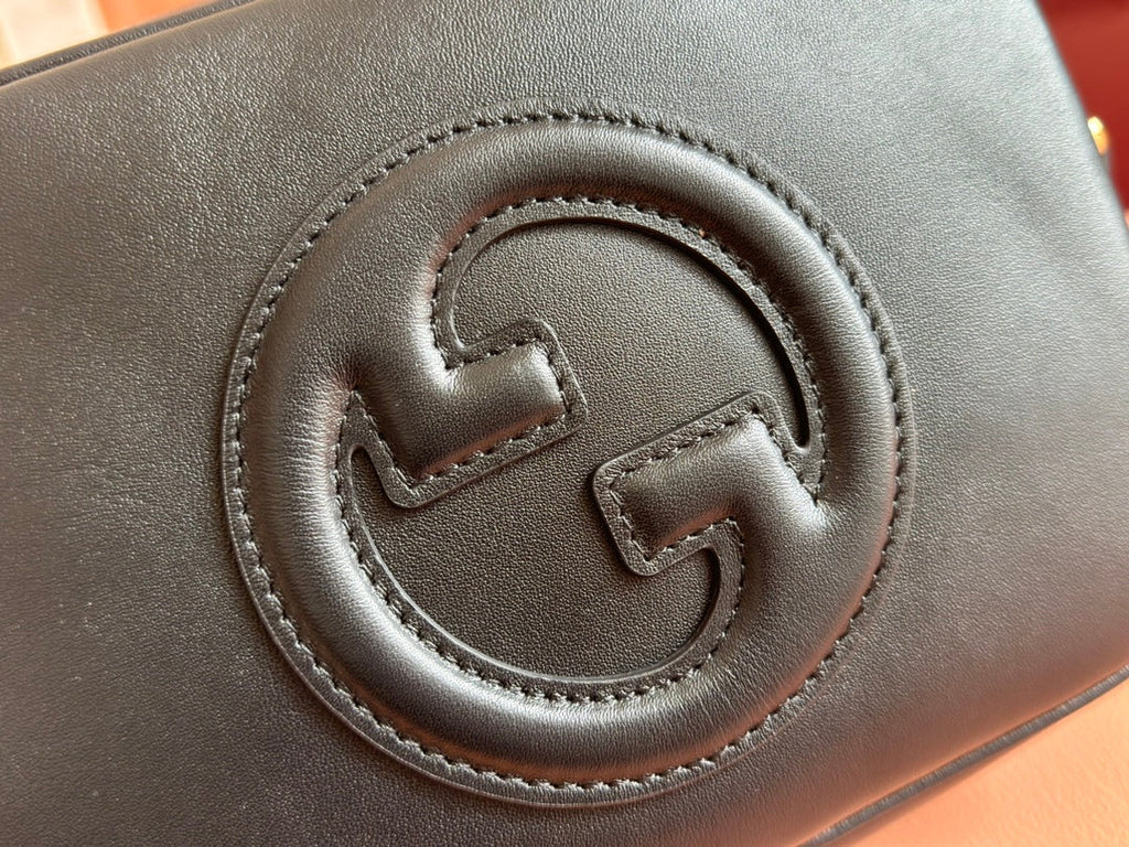 GUCCI BLONDIE SMALL SHOULDER BAG 21 IN BLACK SMOOTH CALFSKIN