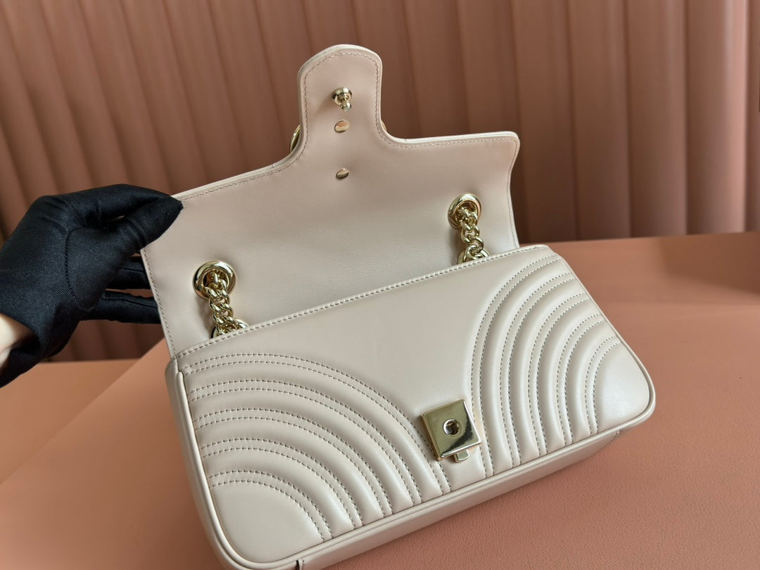 GUCCI MARMONT MEDIUM SHOUDER BAG 26 IN LIGHT BEIGE CALFSKIN