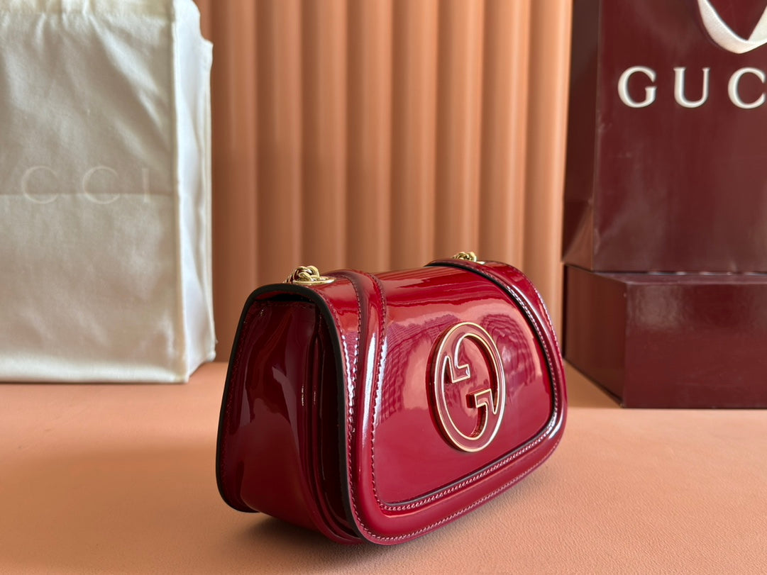 GUCCI SMALL BLONDIE SHOULDER BAG 21.5 IN RED PATENT CALFSKIN