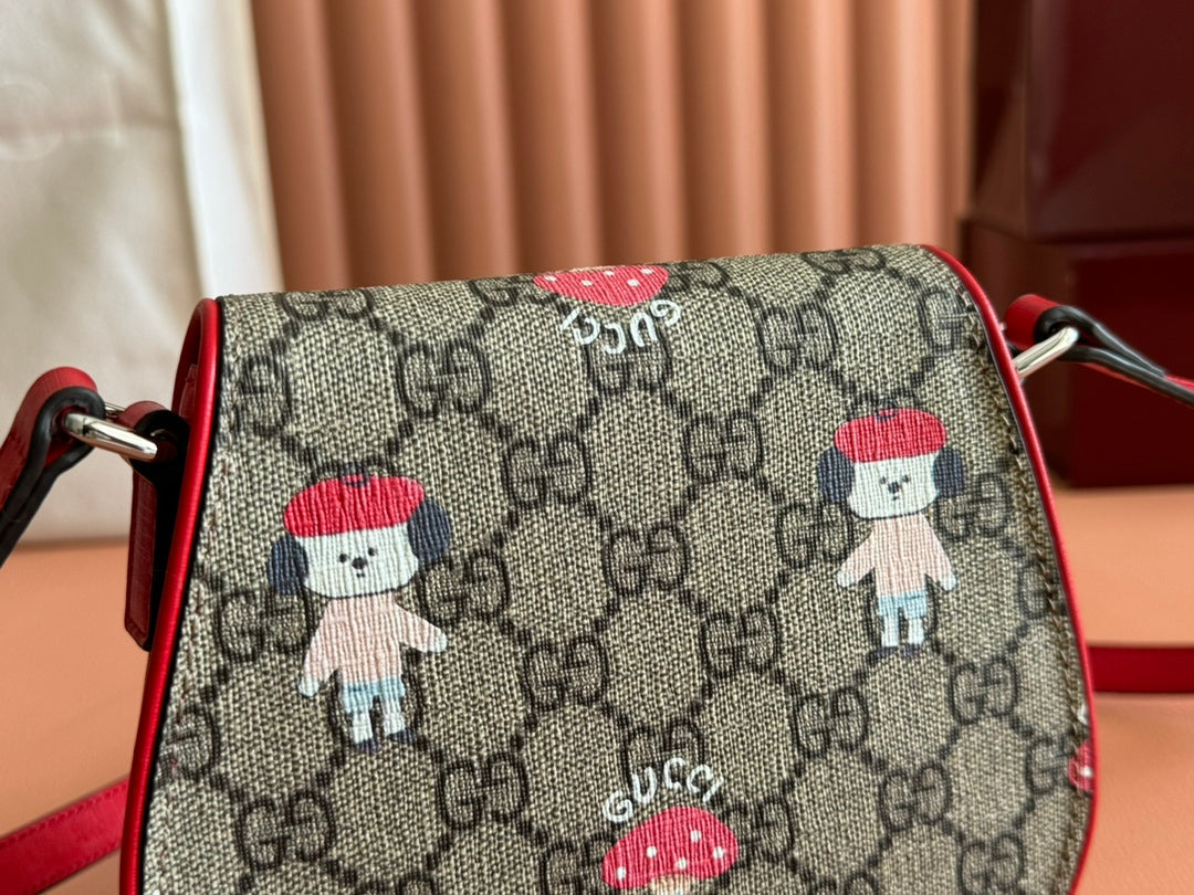 GUCCI CHILDREN'S PRINTED  SHOULDER BAG IN BEIGE AND DARK BROWN  CANVAS RED TRIM