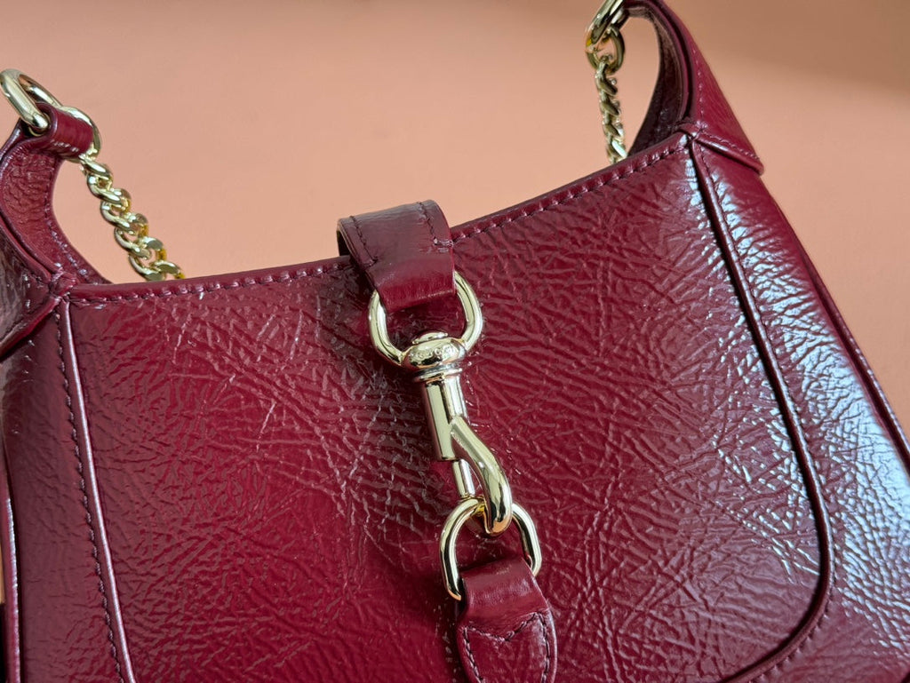 GUCCI JACKIE NOTTE MINI BAG 19 IN RED WINE CRACKED LACQUER CALFSKIN GOLD HARDWARE