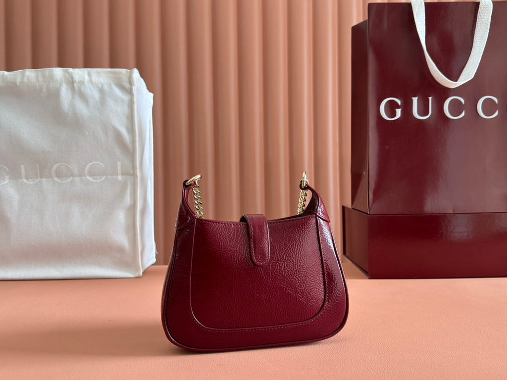 GUCCI JACKIE NOTTE MINI BAG 19 IN RED WINE CRACKED LACQUER CALFSKIN GOLD HARDWARE