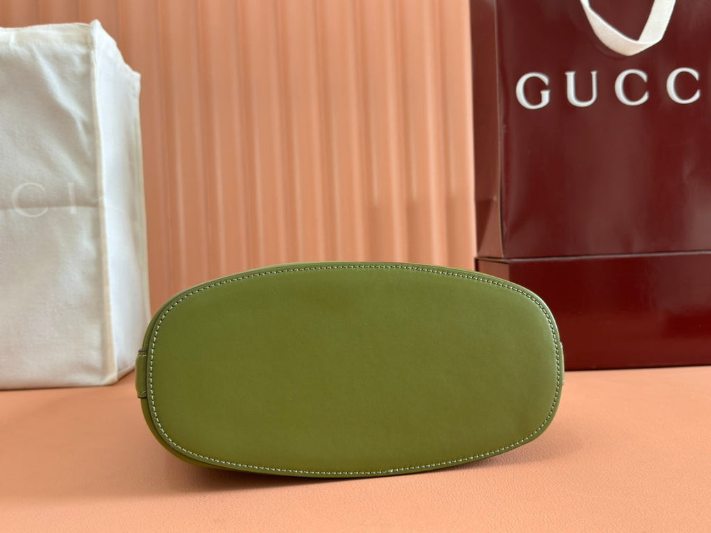 GUCCI 73 MEDIUM BUCKET BAG 27.5 IN GREEN SMOOTH CALFSKIN