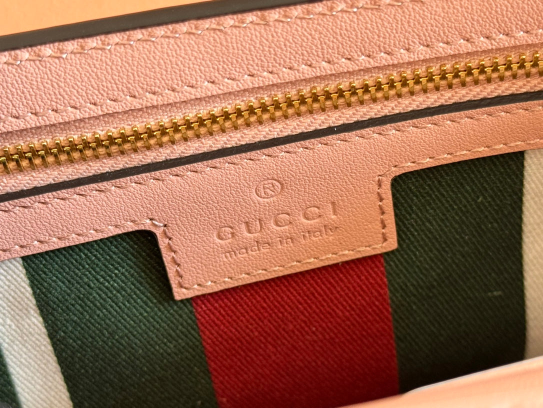 GUCCI EMBLEM WALLET  MONOGRAM 20 IN LIGHT PINK SMOOTH CALFSKIN