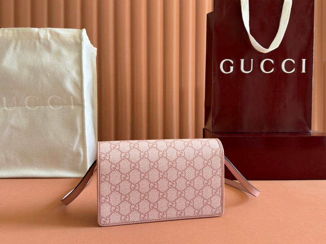GUCCI EMBLEM WALLET  MONOGRAM 20 IN LIGHT PINK SMOOTH CALFSKIN