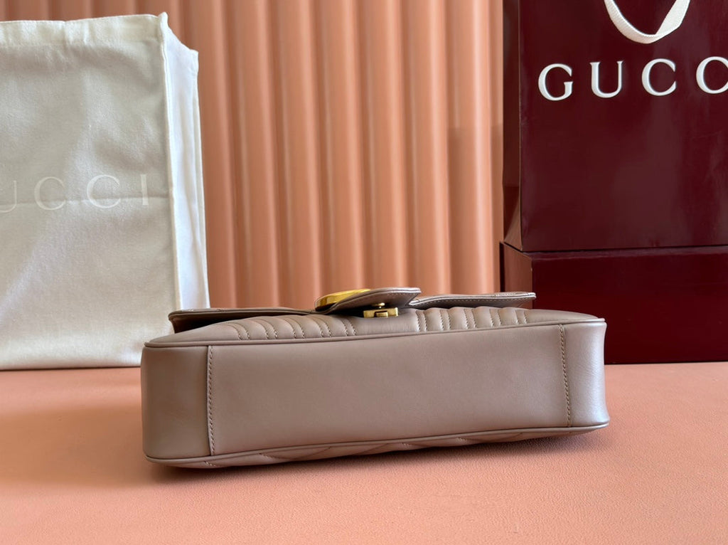 GUCCI MARMONT SHOULDER BAG 31 IN BEIGE CALFSKIN GOLD CHAIN