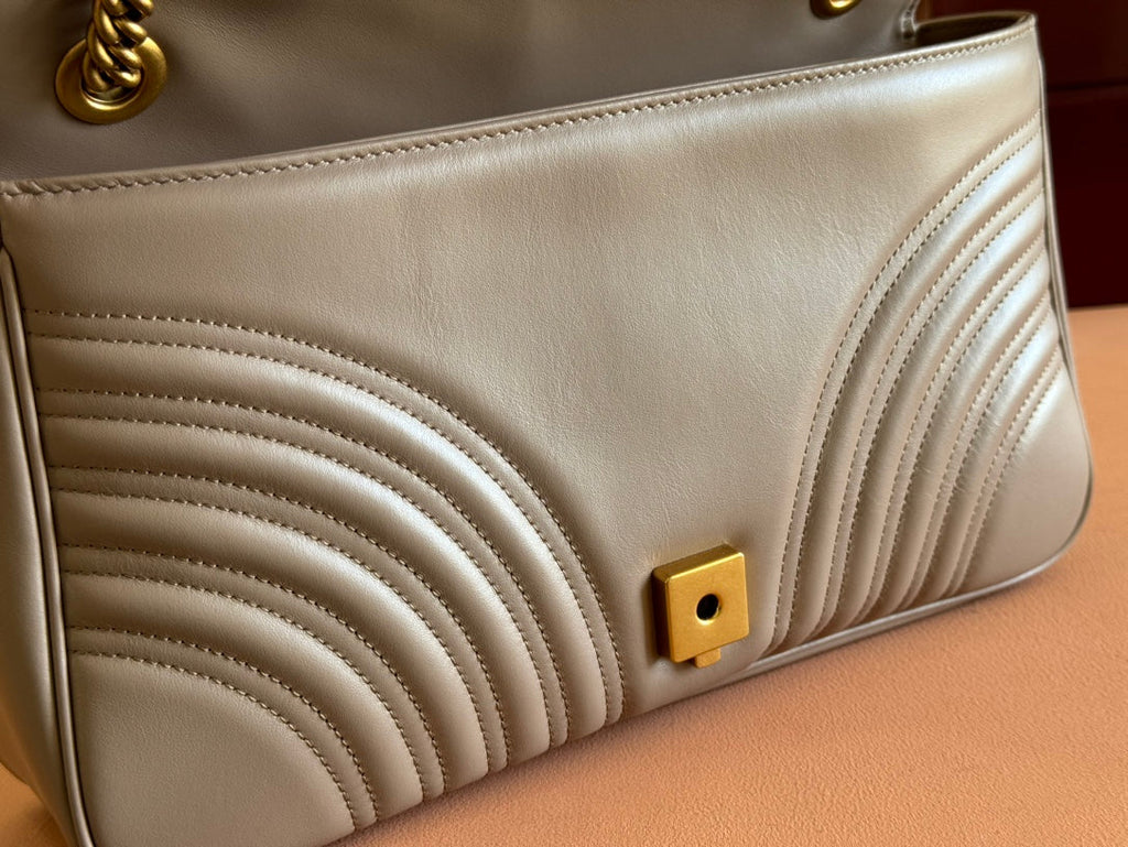 GUCCI MARMONT SHOULDER BAG 31 IN BEIGE CALFSKIN GOLD CHAIN