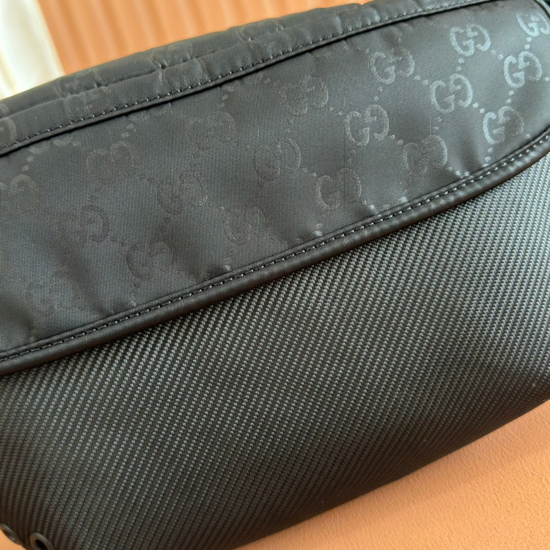 GUCCI LARGE BELT BAG 32 IN BLACK  NYLON