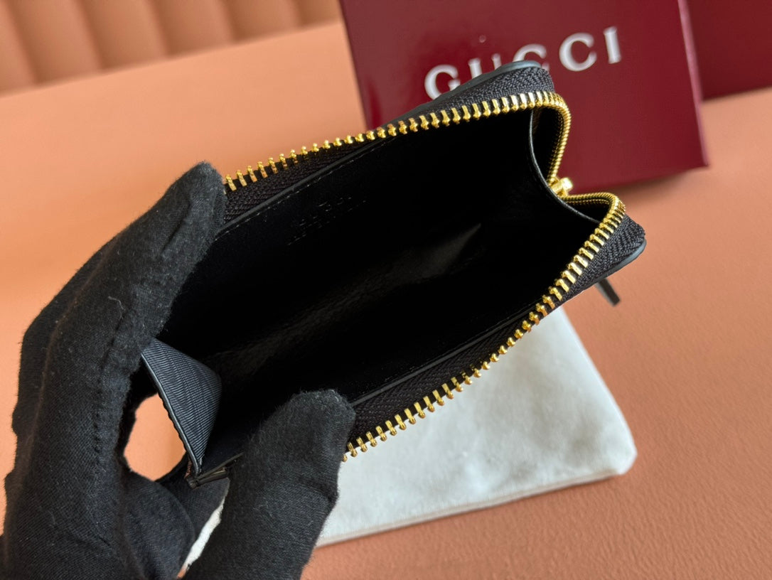 GUCCI EMBLEM ZIP CARD CASE 13 IN BLACK  GRAINY CALFSKIN