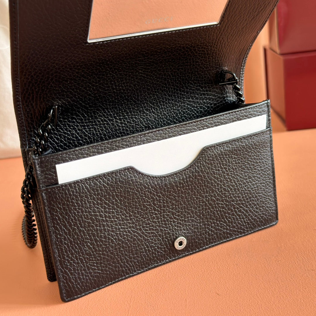 GUCCI MARMONT 20 MINI CHAIN BAG IN BLACK CALFSKIN