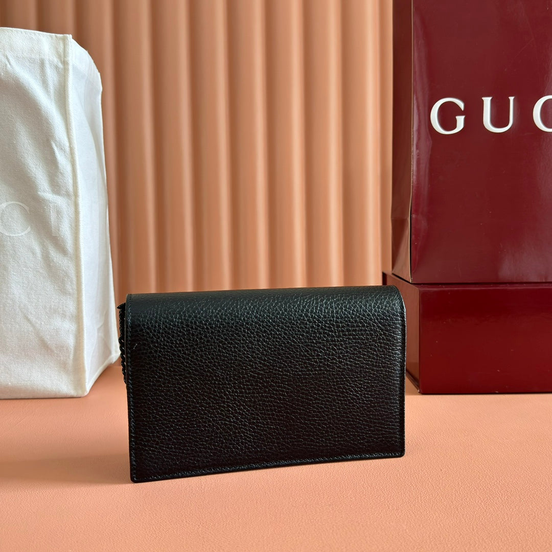 GUCCI MARMONT 20 MINI CHAIN BAG IN BLACK CALFSKIN
