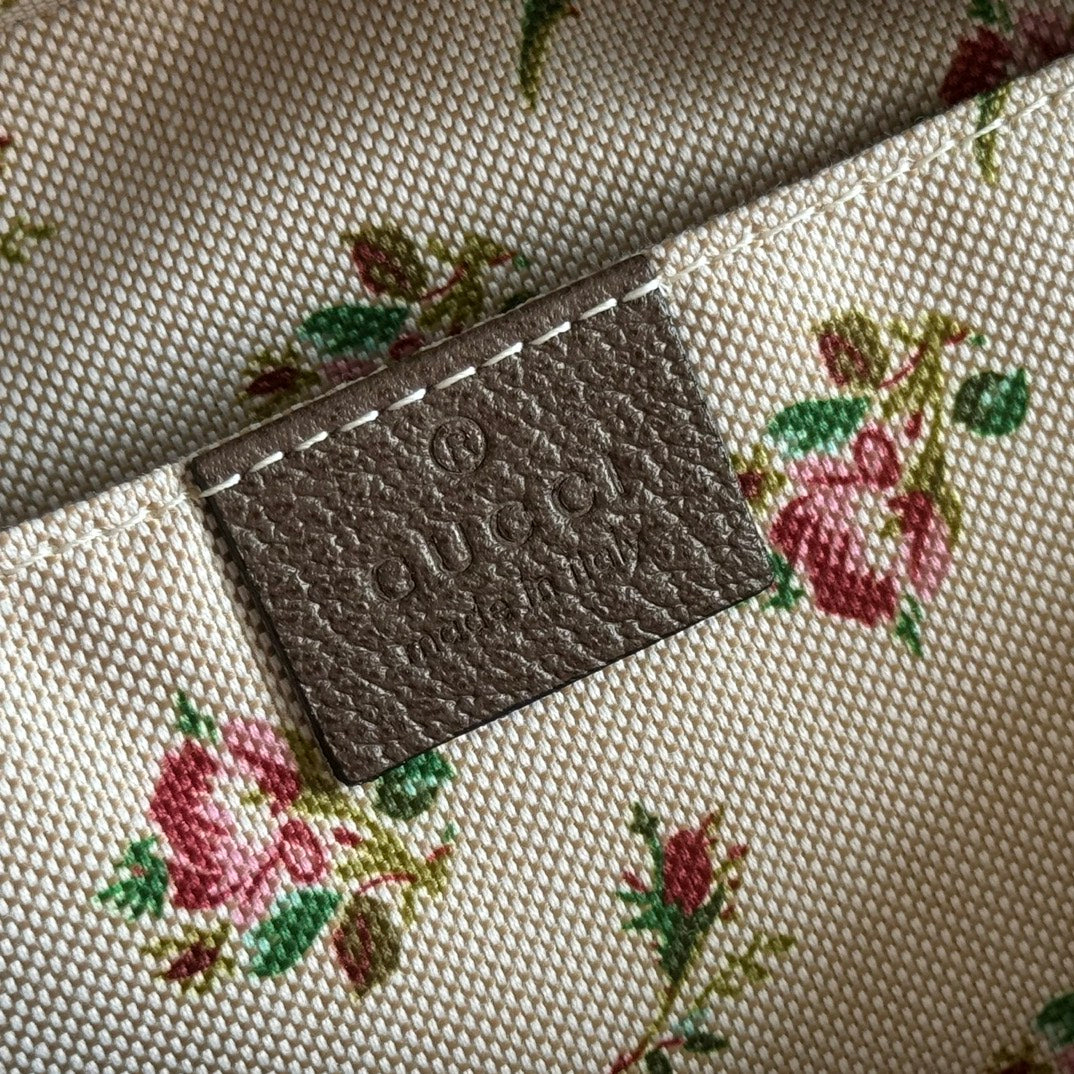 GUCCI NEO VINTAGE  SUPREME TIGER HEAD CROSSBODY BAG 24 IN CANVAS