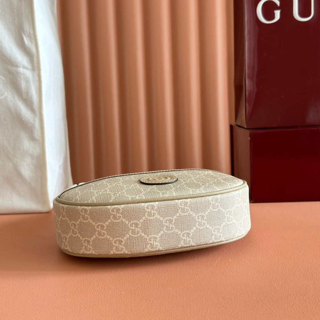 GUCCI SUPREME SHOULDER BAG 22 CREAM IN CANVAS GOLD HARDWARE