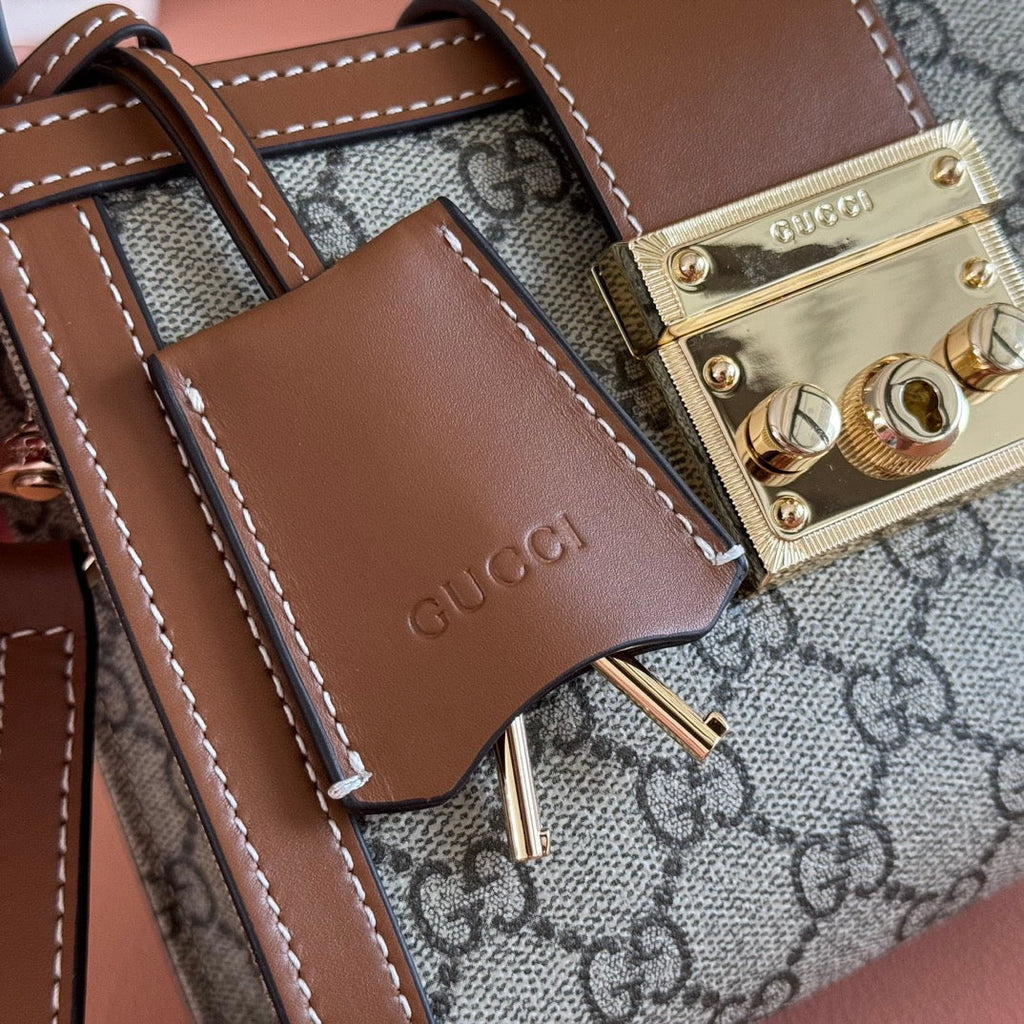 GUCCI 26S PADLOCK TOP HANDLE BAG 31 IN DARK BEIGE AND BROWN CALFSKIN