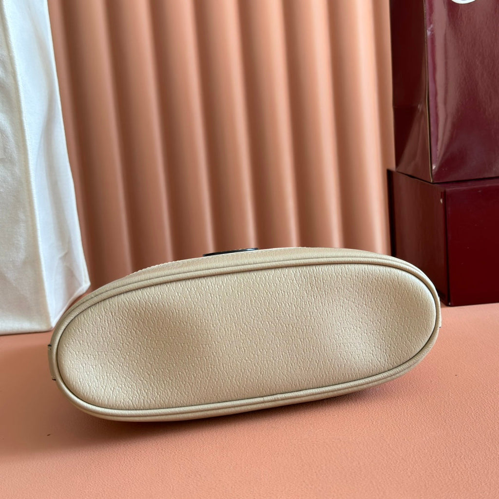 GUCCI 26S SHOULDER BAG 25 IN BEIGE COATED CANVAS