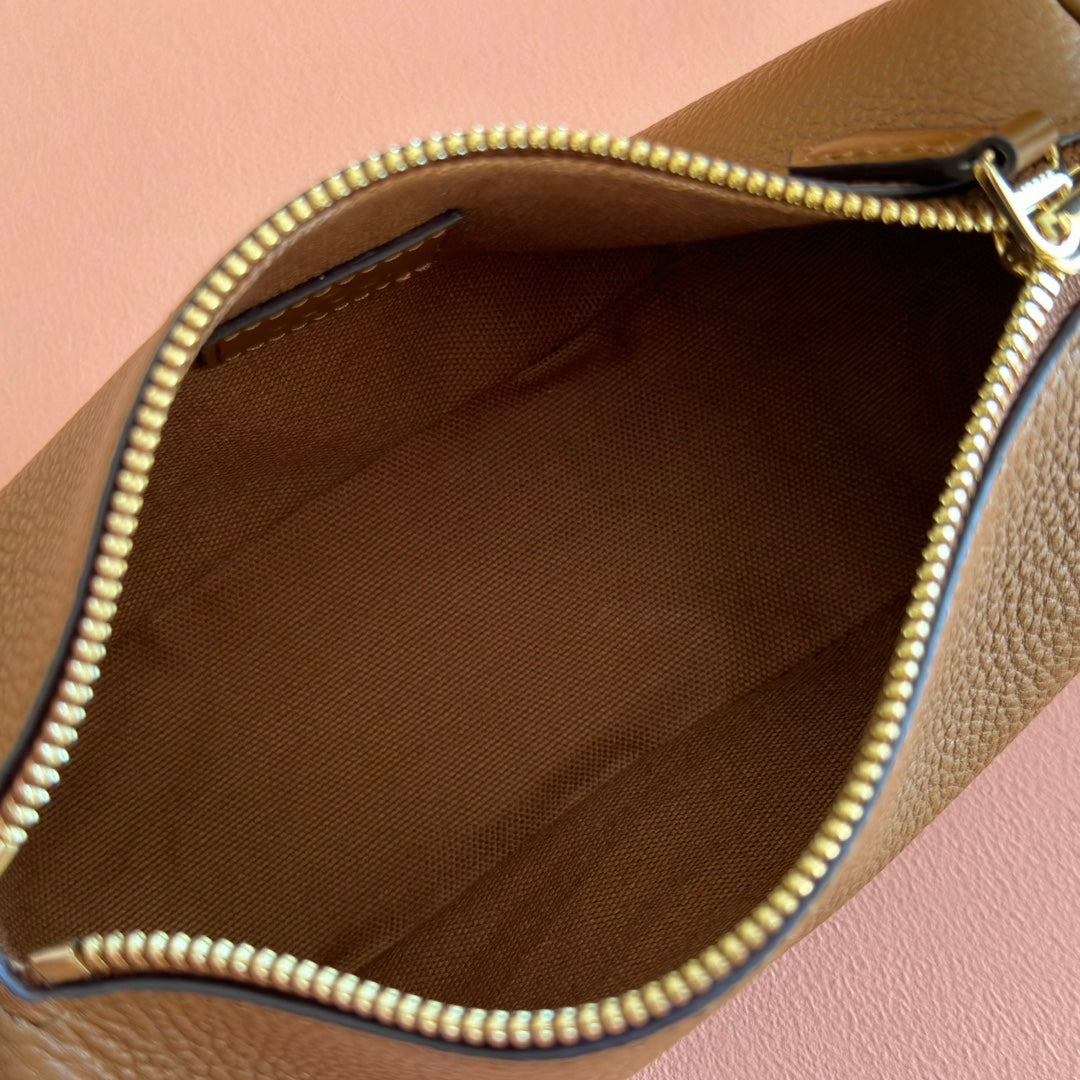 GUCCI 26S SHOULDER BAG 19 IN BROWN CALFSKIN