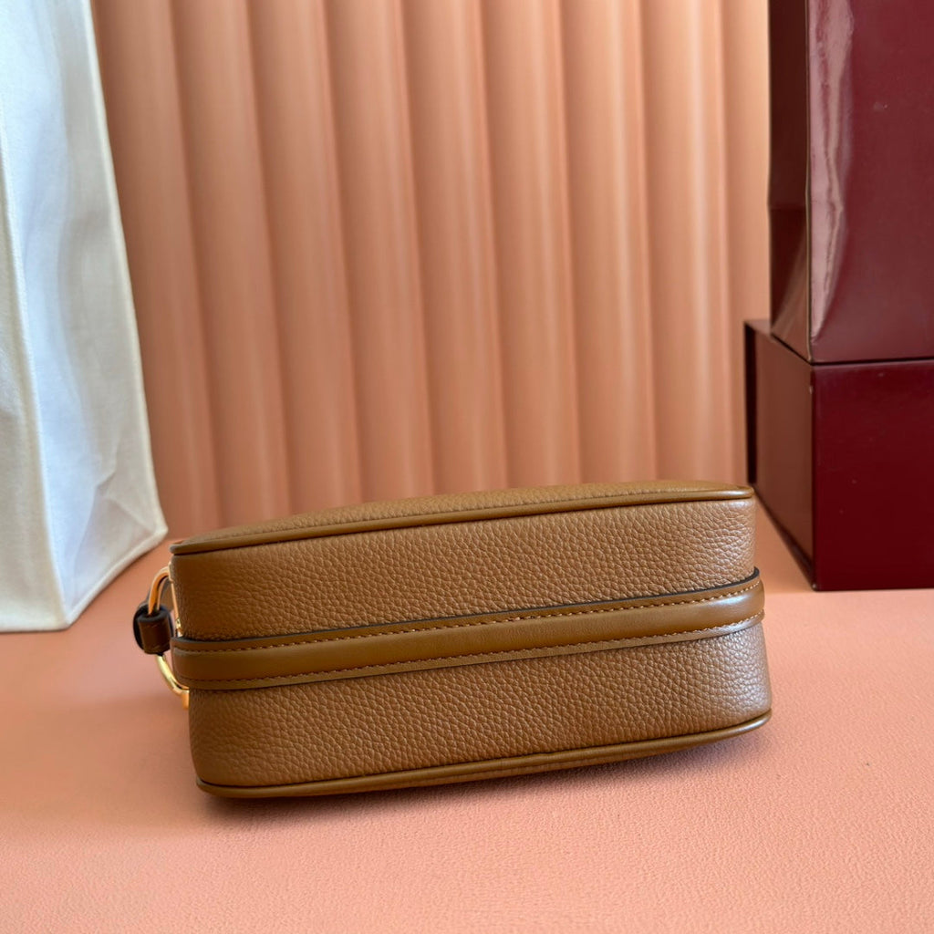 GUCCI 26S SHOULDER BAG 19 IN BROWN CALFSKIN